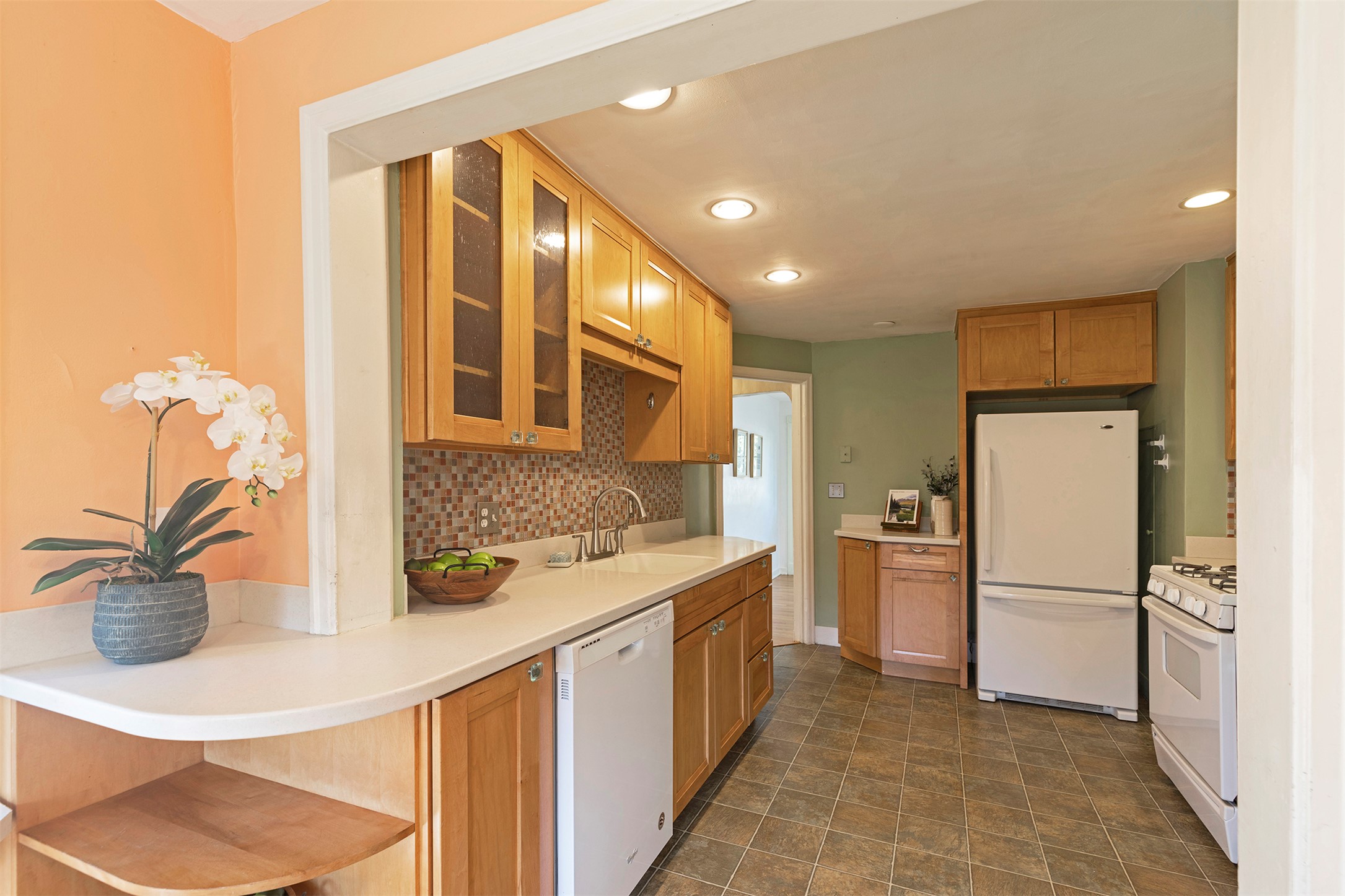 Missoula, Montana 59801, United States, 3 Bedrooms Bedrooms, ,2 BathroomsBathrooms,Residential,Pending,36304