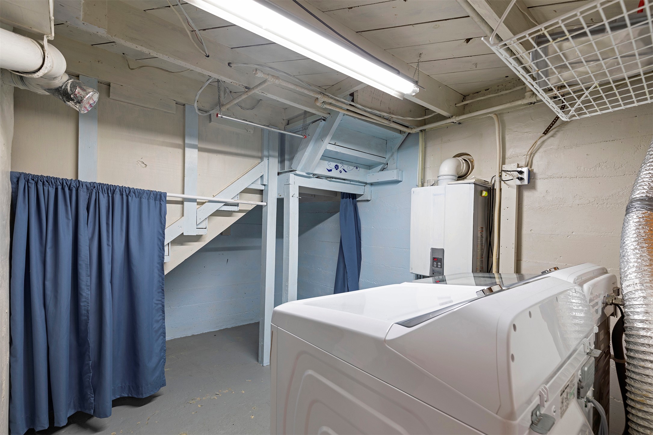 Missoula, Montana 59801, United States, 3 Bedrooms Bedrooms, ,2 BathroomsBathrooms,Residential,Pending,36304