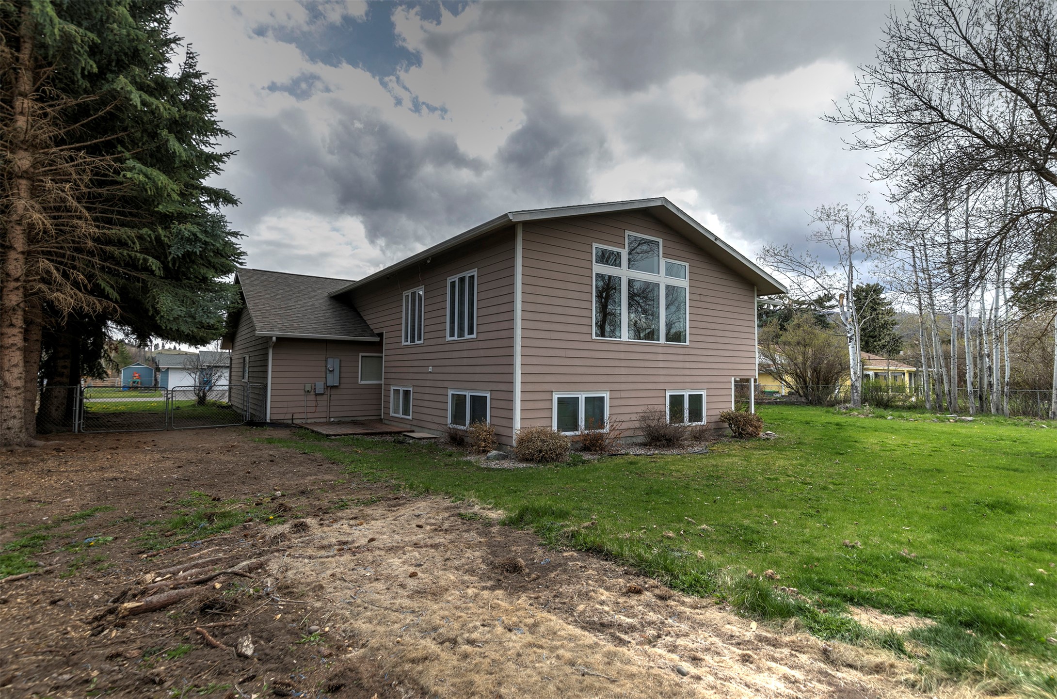 Missoula, Montana 59804, United States, 3 Bedrooms Bedrooms, ,3 BathroomsBathrooms,Residential,Active,117156