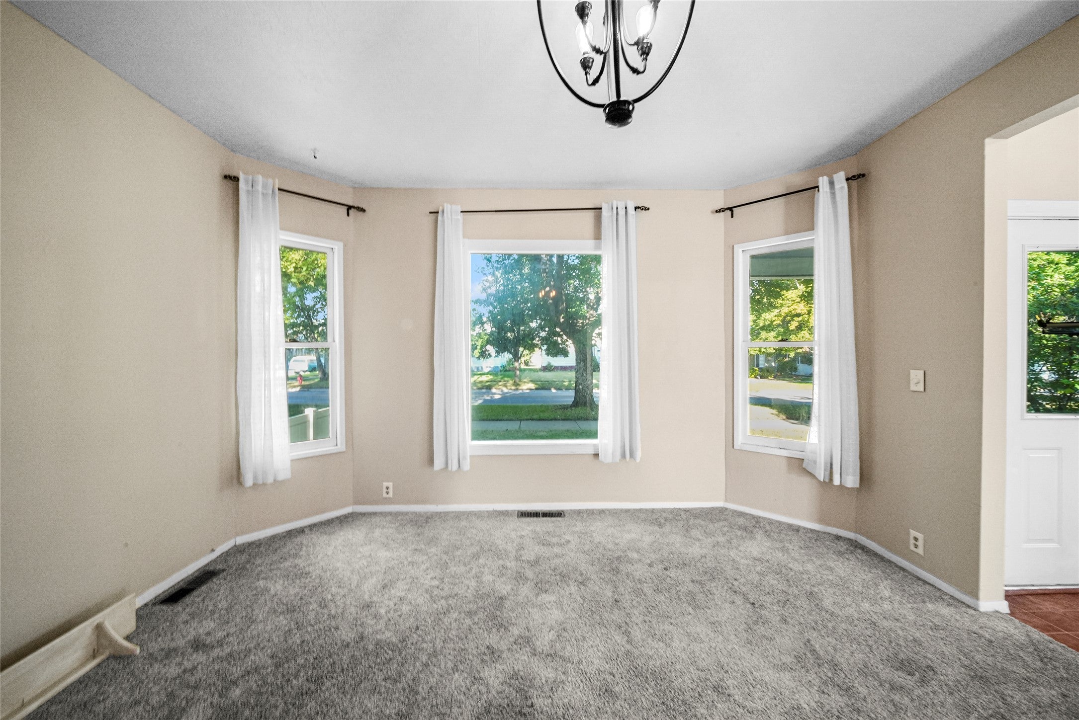 112 5th Avenue W