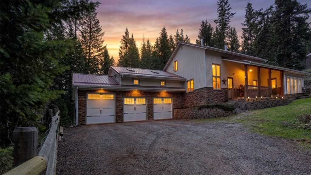 Photo of 1022 Grizzly Mountain Road, Missoula, MT 59808 (MLS # 30069275)