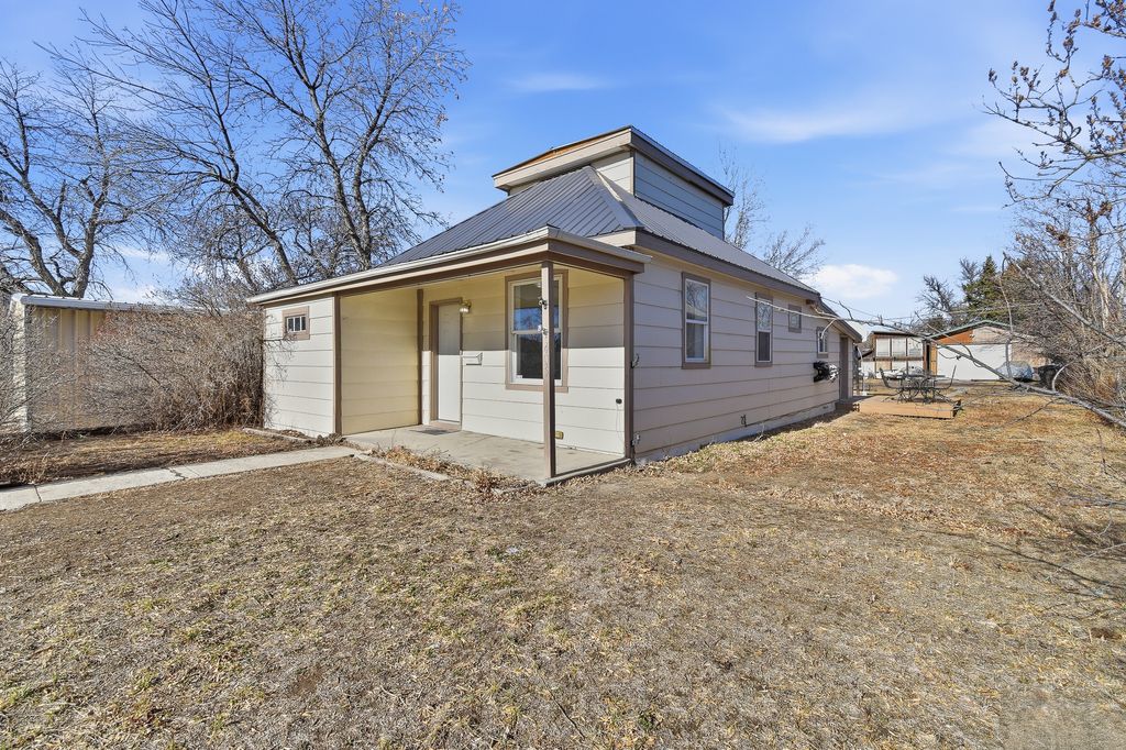 Photo of 405 8th Avenue S, Great Falls, MT 59405 (MLS # 30065022)