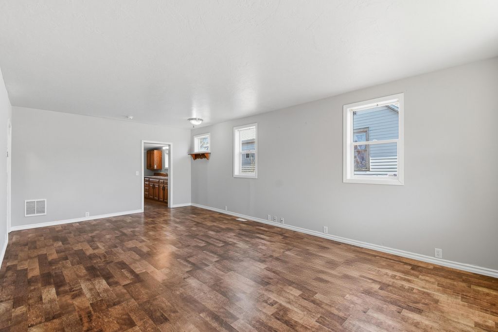 Photo of 405 8th Avenue S, Great Falls, MT 59405 (MLS # 30065022)