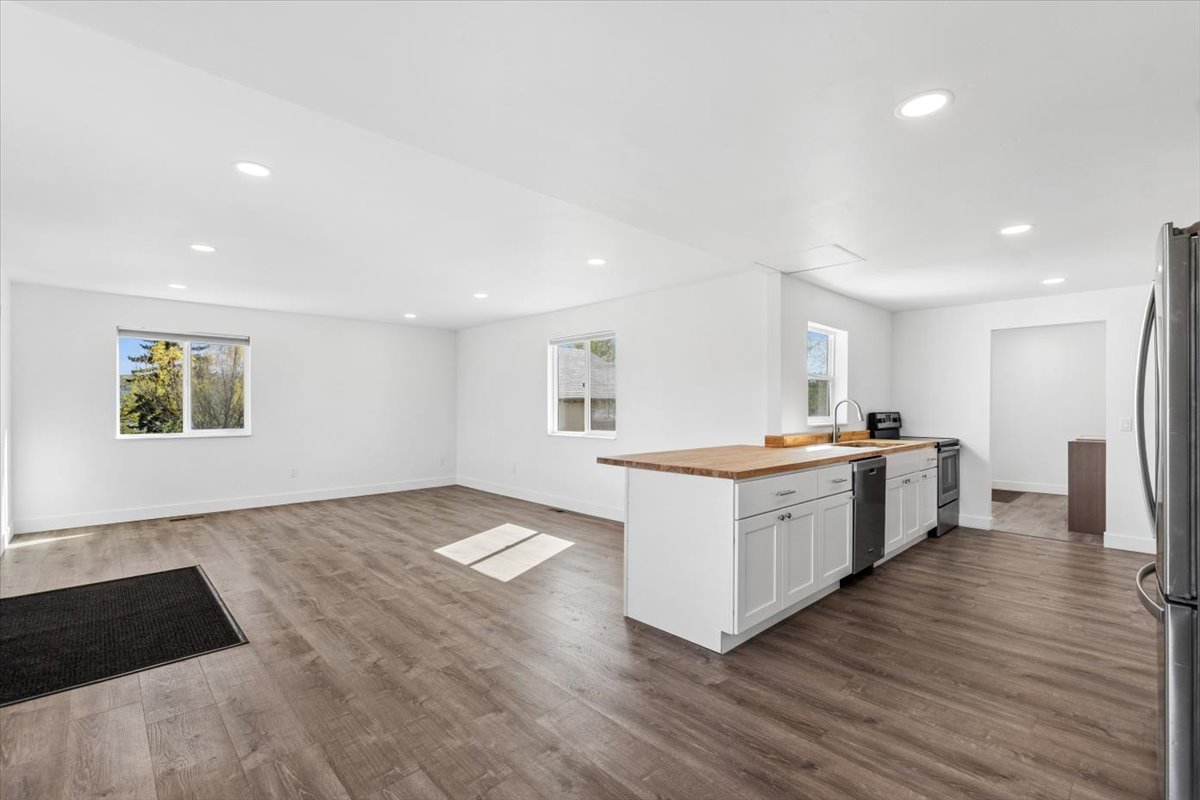 1270 N Meridian Road