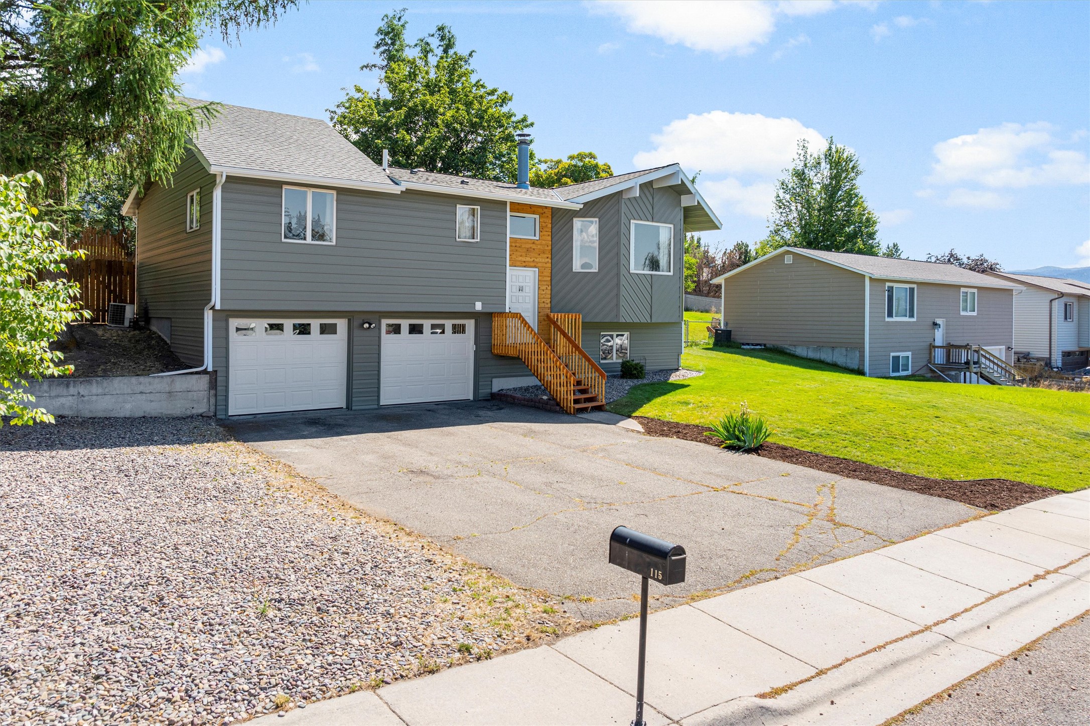 115 Kinnikinnick Court