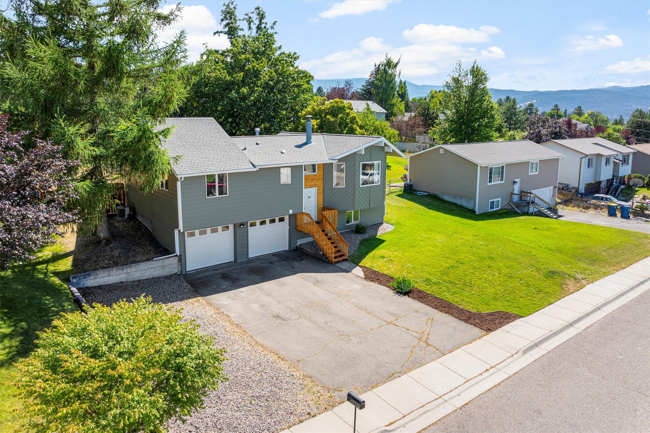 115 Kinnikinnick Court