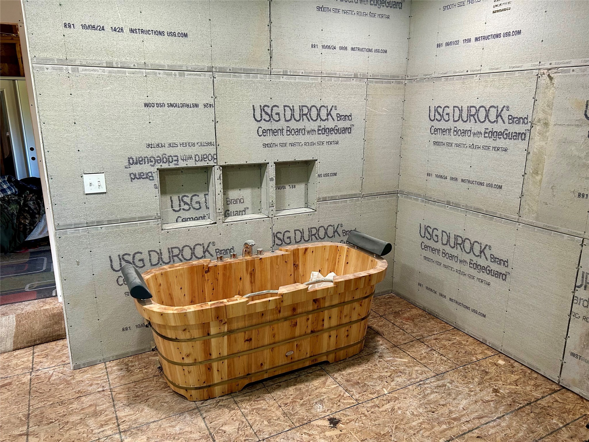 Marion, Montana 59925, United States, 2 Bedrooms Bedrooms, ,1 BathroomBathrooms,Residential,Active,141816