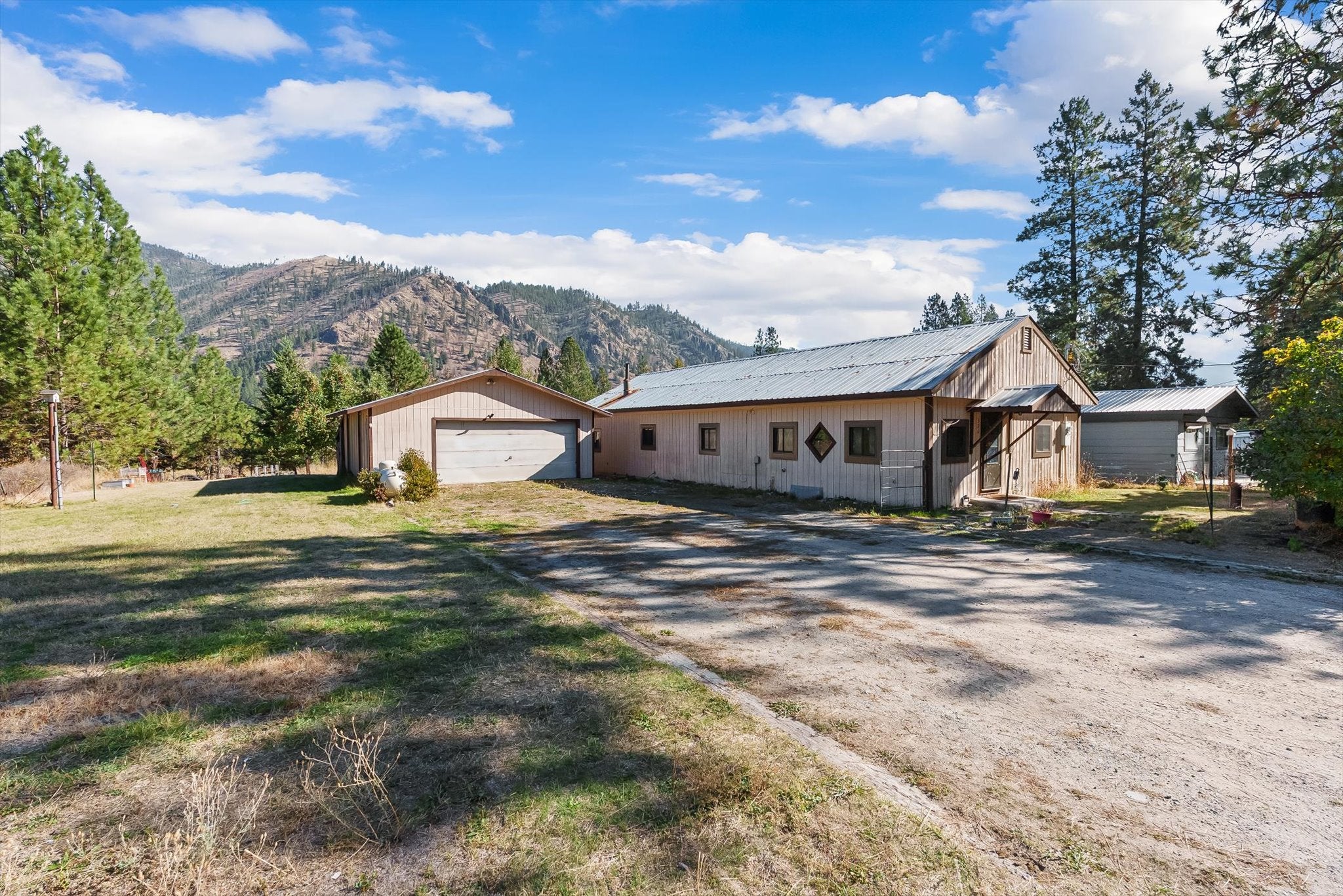 326 Tami Drive W
