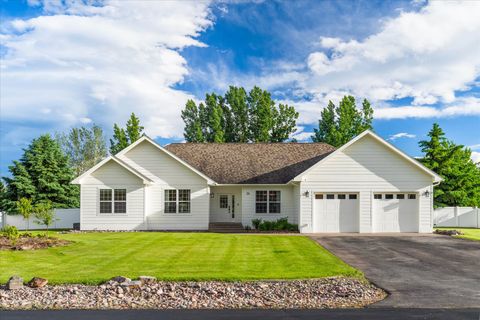 Photo of 26 Kintla Way, Kalispell, MT 59901 (MLS # 30064107)