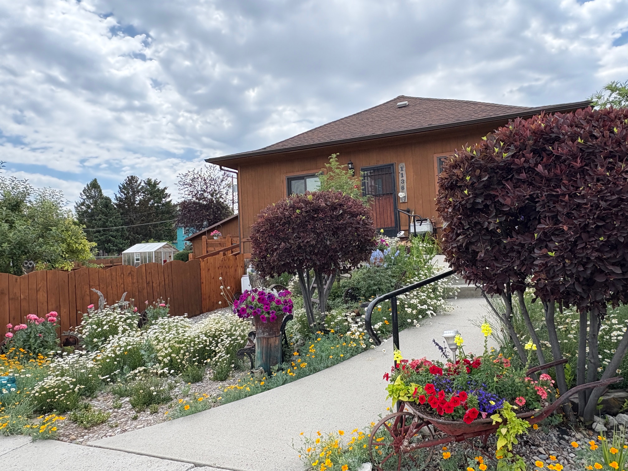 1136 E Glendale Street