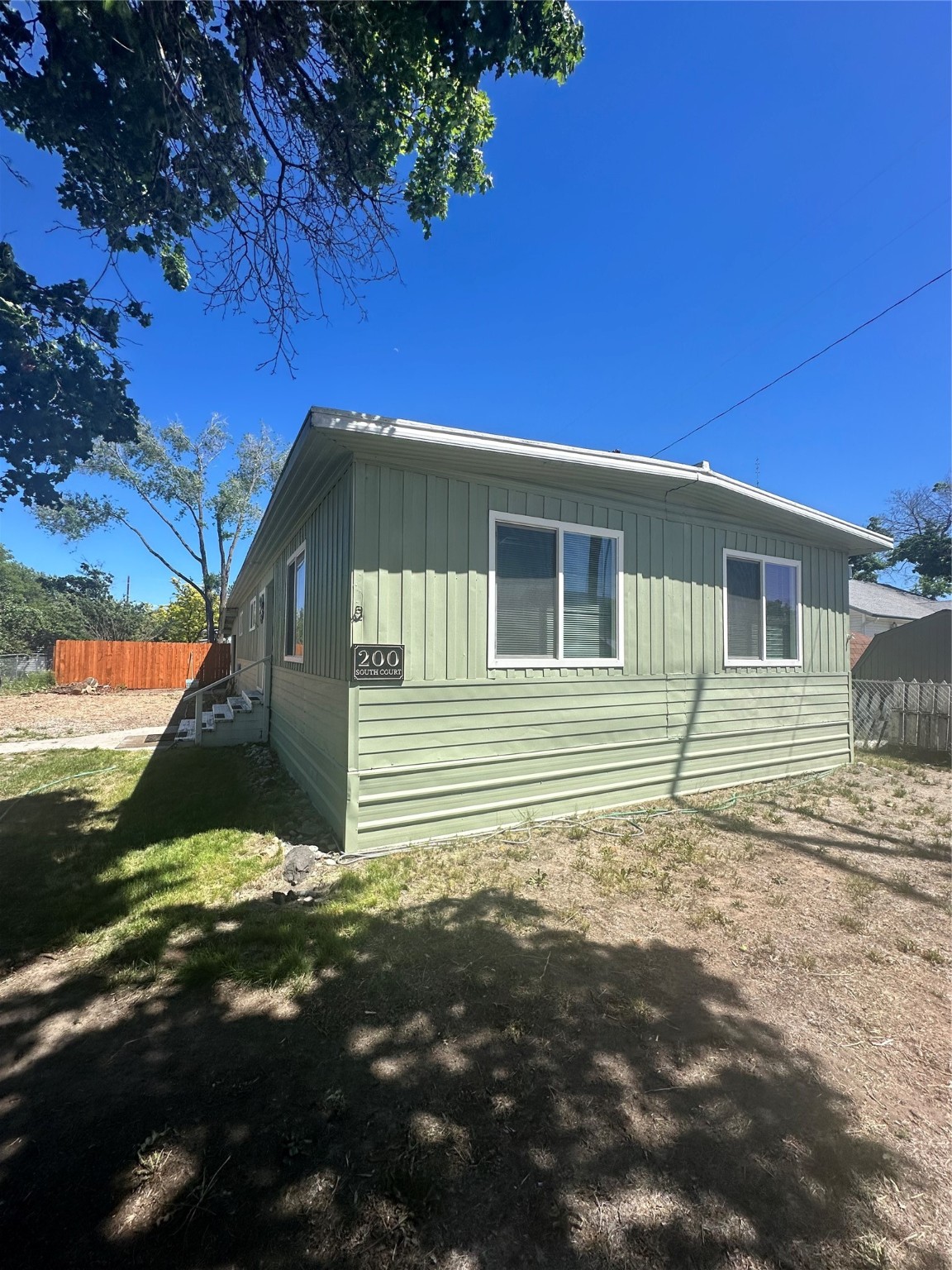 Hamilton, Montana 59840, United States, 3 Bedrooms Bedrooms, ,2 BathroomsBathrooms,Residential,Pending,54945