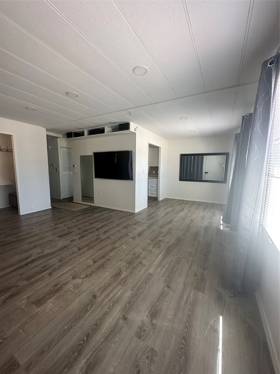 Hamilton, Montana 59840, United States, 3 Bedrooms Bedrooms, ,2 BathroomsBathrooms,Residential,Pending,54945