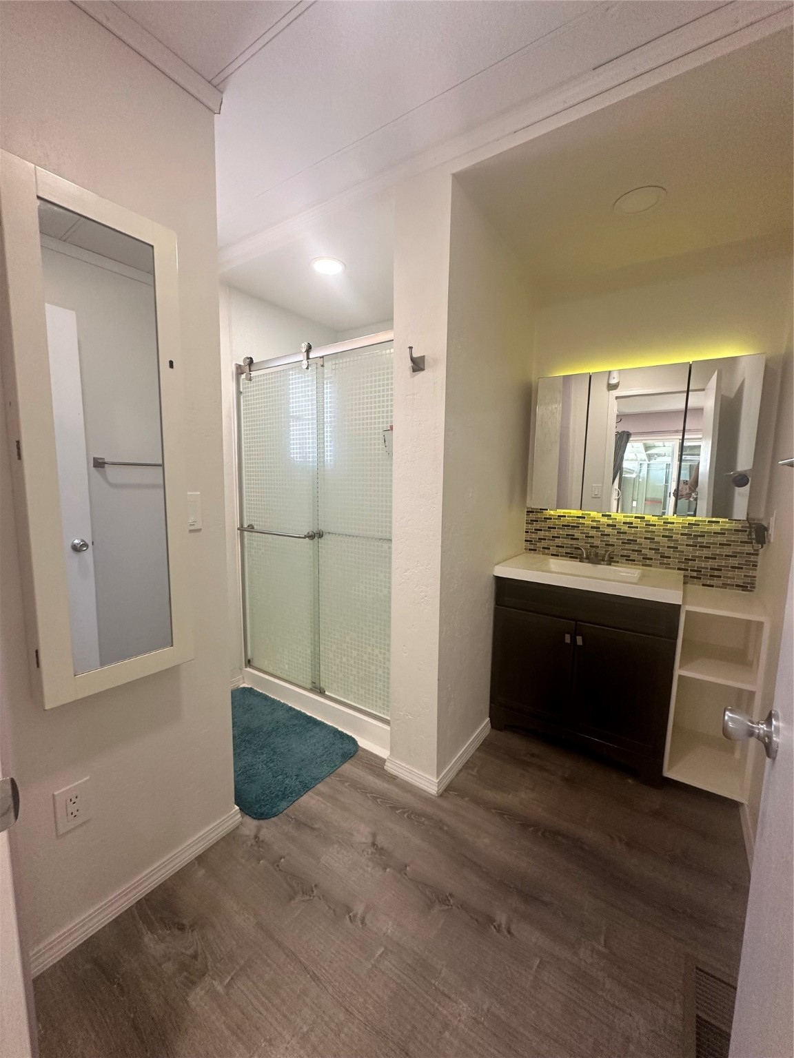 Hamilton, Montana 59840, United States, 3 Bedrooms Bedrooms, ,2 BathroomsBathrooms,Residential,Pending,54945