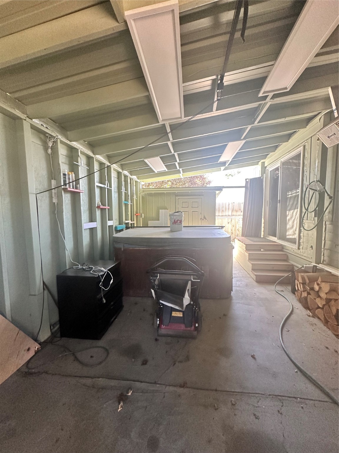 Hamilton, Montana 59840, United States, 3 Bedrooms Bedrooms, ,2 BathroomsBathrooms,Residential,Pending,54945