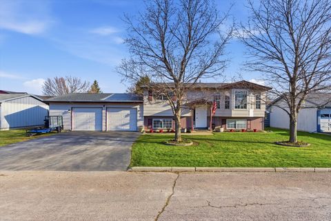 Photo of 19 Glacier Street, Kalispell, MT 59901 (MLS # 30067948)
