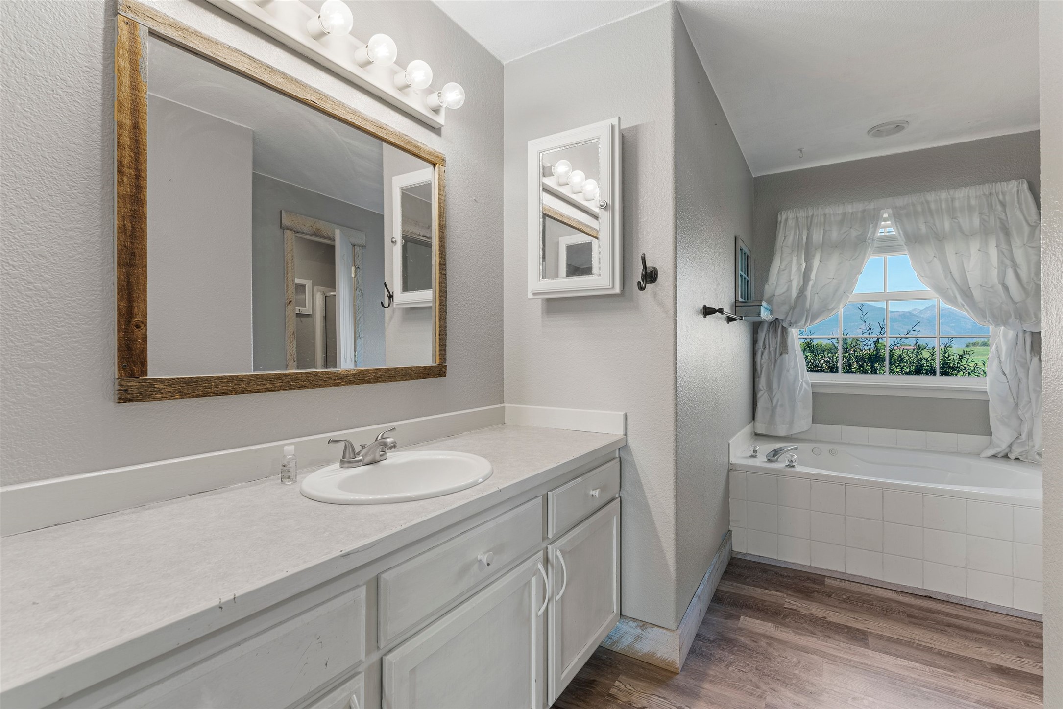 Stevensville, Montana 59870, United States, 3 Bedrooms Bedrooms, ,3 BathroomsBathrooms,Residential,Active,88031