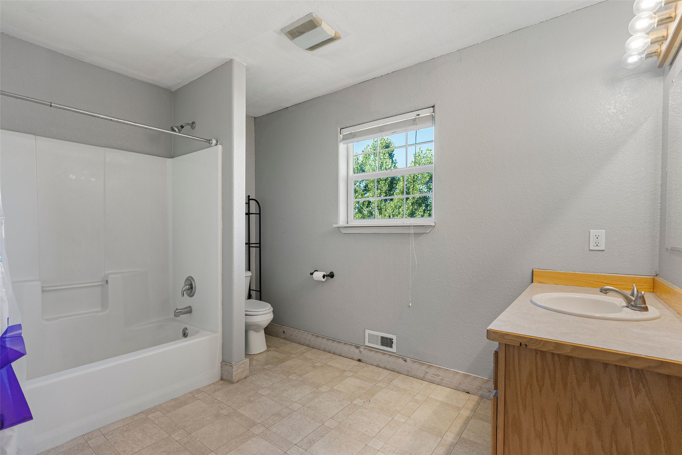 Stevensville, Montana 59870, United States, 3 Bedrooms Bedrooms, ,3 BathroomsBathrooms,Residential,Active,88031