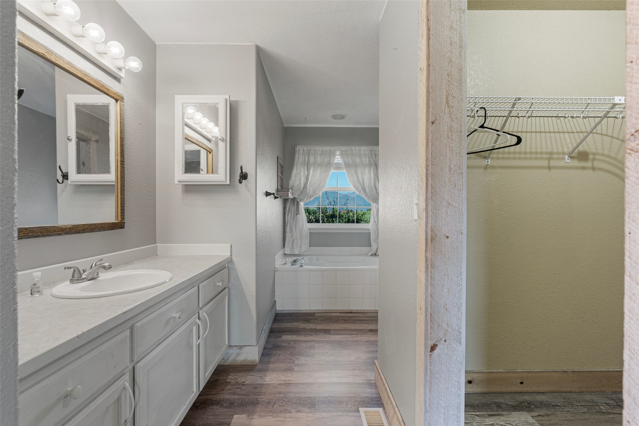 Stevensville, Montana 59870, United States, 3 Bedrooms Bedrooms, ,3 BathroomsBathrooms,Residential,Active,88031