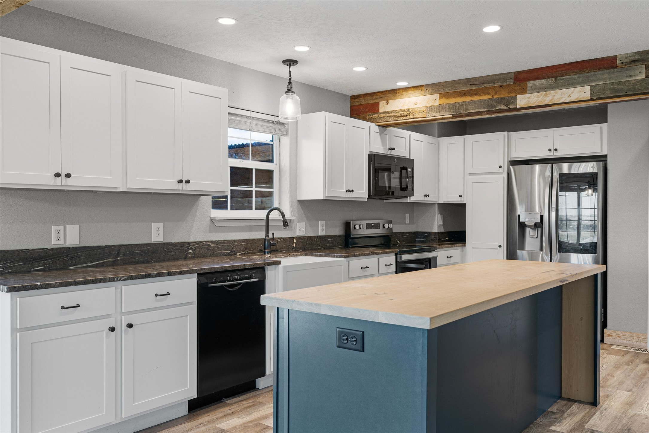 Stevensville, Montana 59870, United States, 3 Bedrooms Bedrooms, ,3 BathroomsBathrooms,Residential,Active,88031