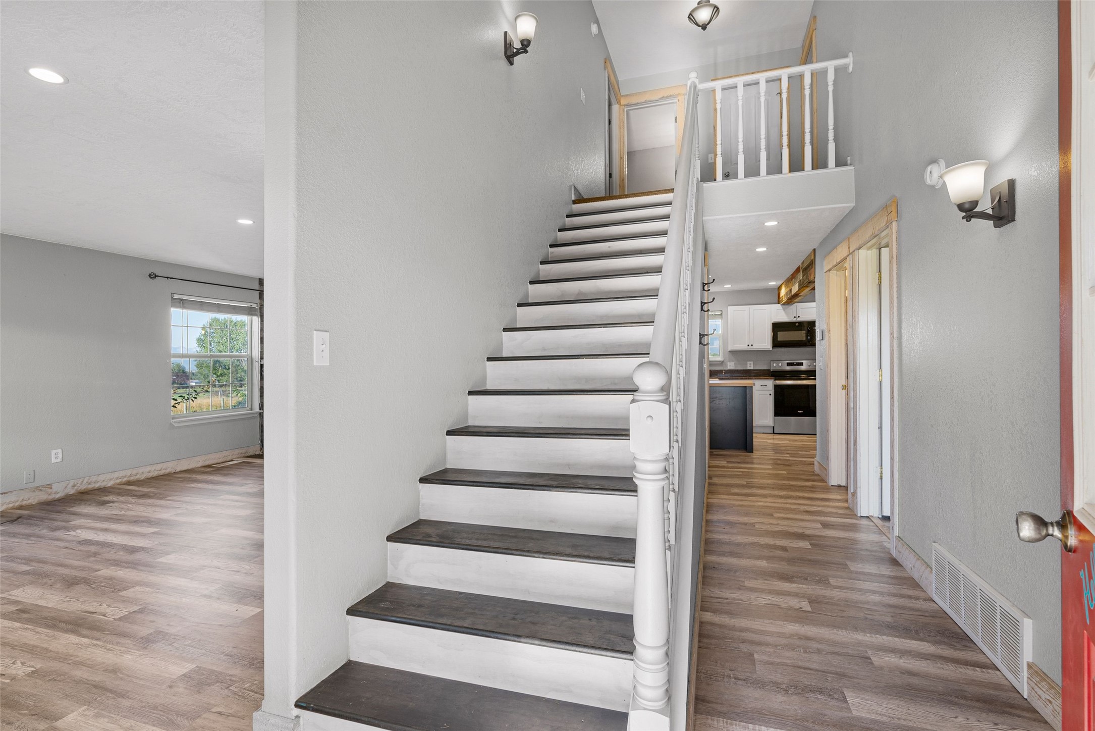 Stevensville, Montana 59870, United States, 3 Bedrooms Bedrooms, ,3 BathroomsBathrooms,Residential,Active,88031