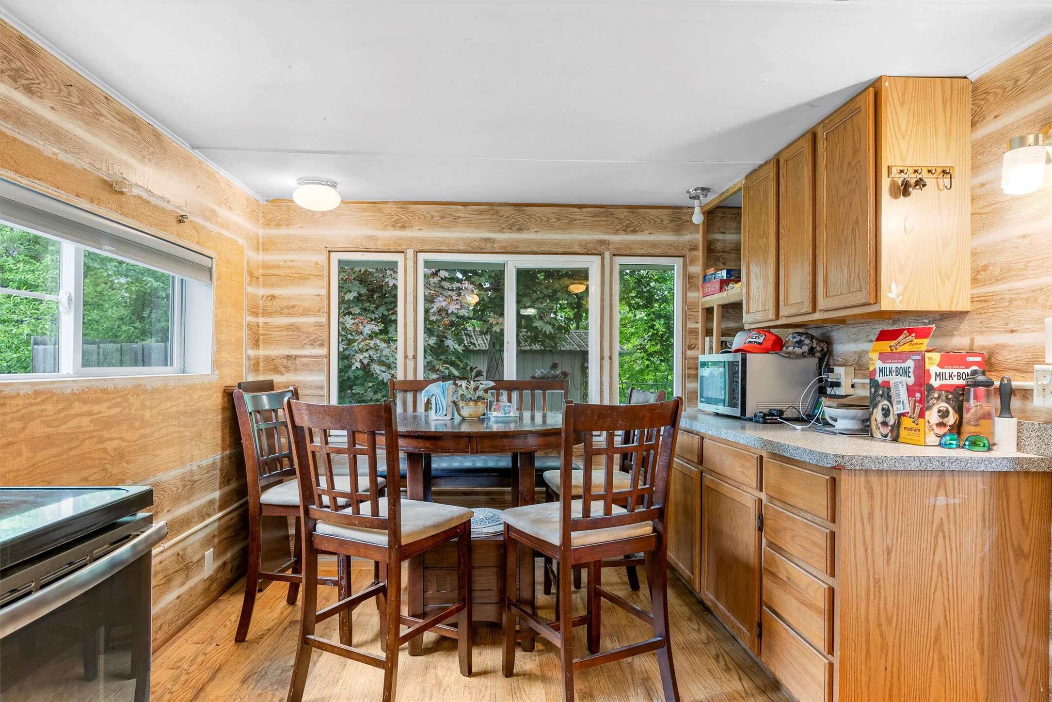 1935 S 8th Street W