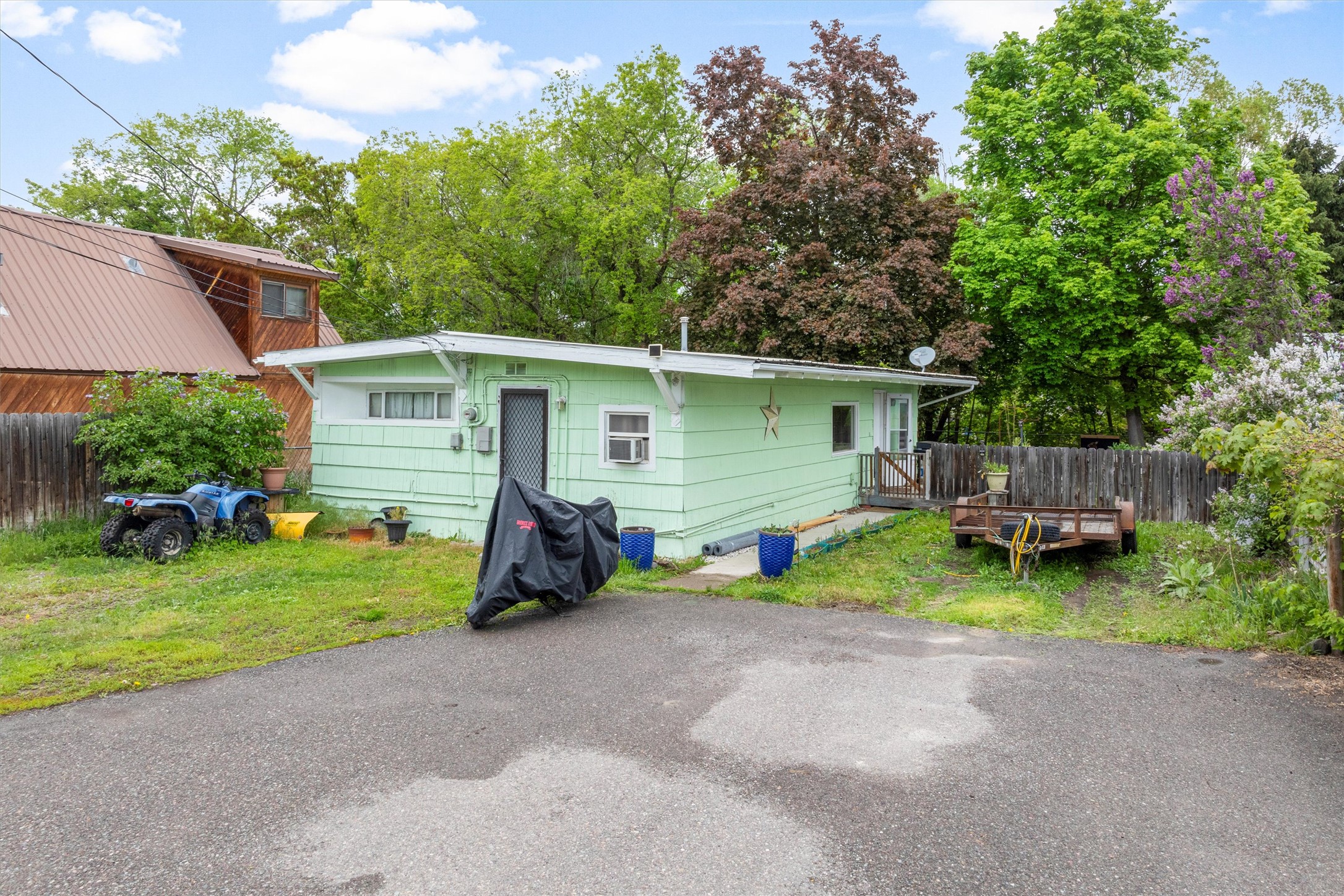 1935 S 8th Street W