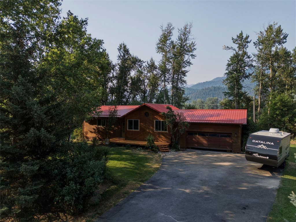 Photo of 19525 E Mullan Road, Clinton, MT 59825 (MLS # 30076001)