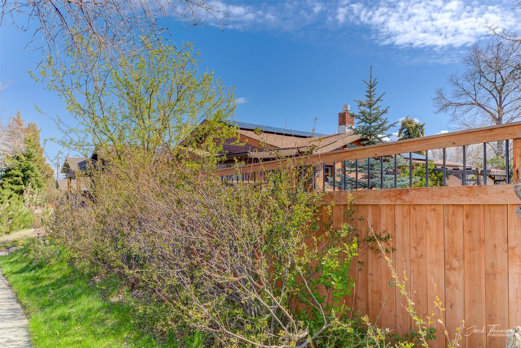 Photo of 921 Monroe Avenue, Helena, MT 59601 (MLS # 30069624)