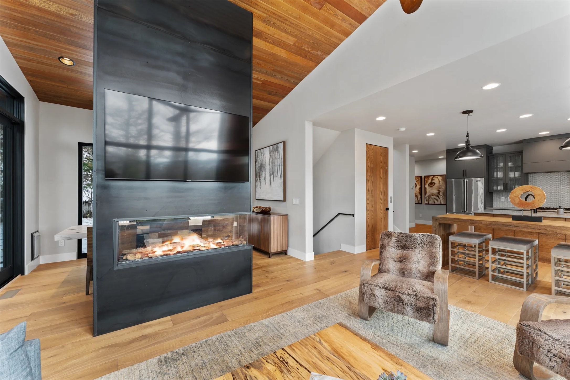 1148 Glades Drive