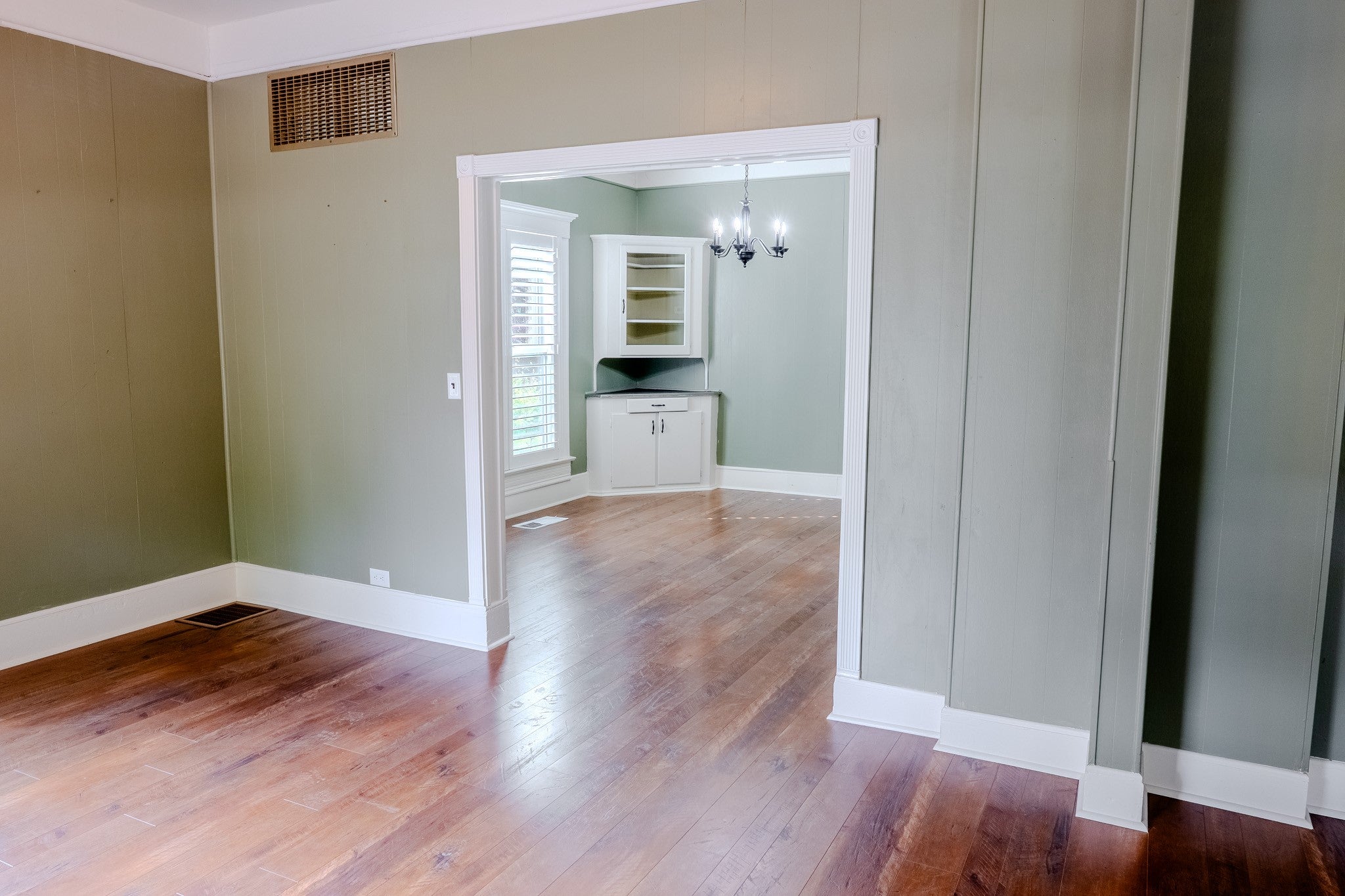 4 Woodland Avenue