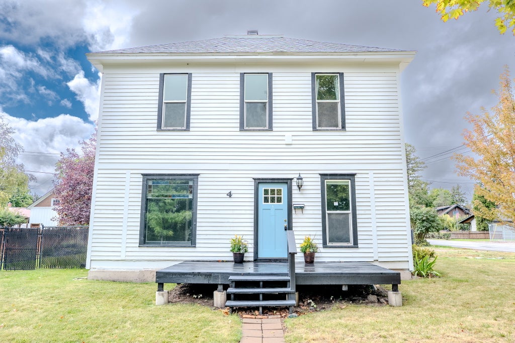 Photo of 4 Woodland Avenue, Kalispell, MT 59901 (MLS # 30078350)