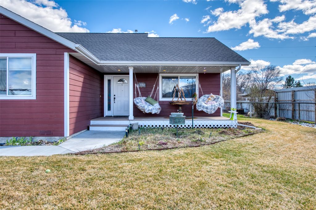 Photo of 1084 Centennial Lane, Corvallis, MT 59828 (MLS # 30067796)