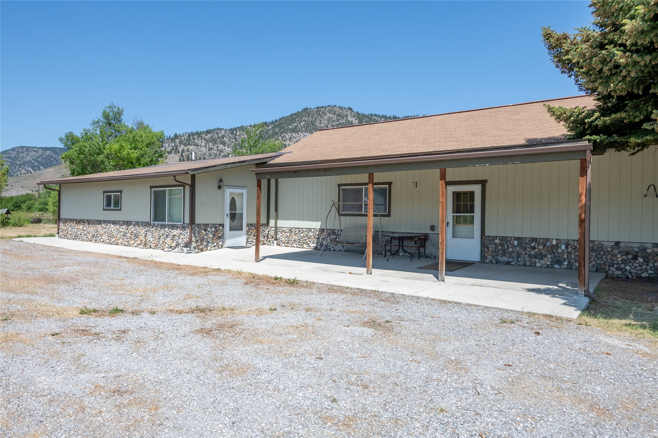 239 Drummond Frontage Road