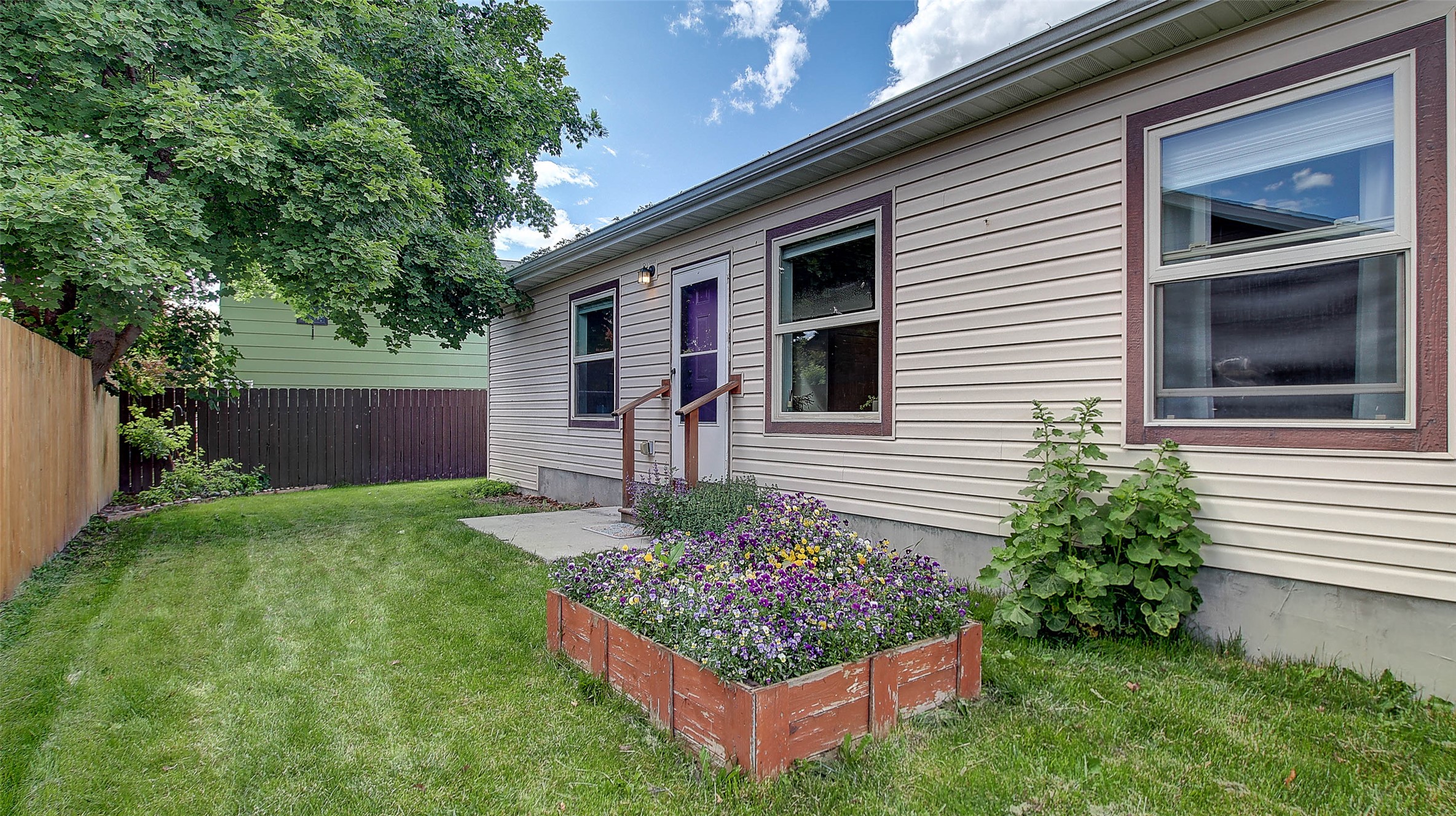 6105 Rains Place