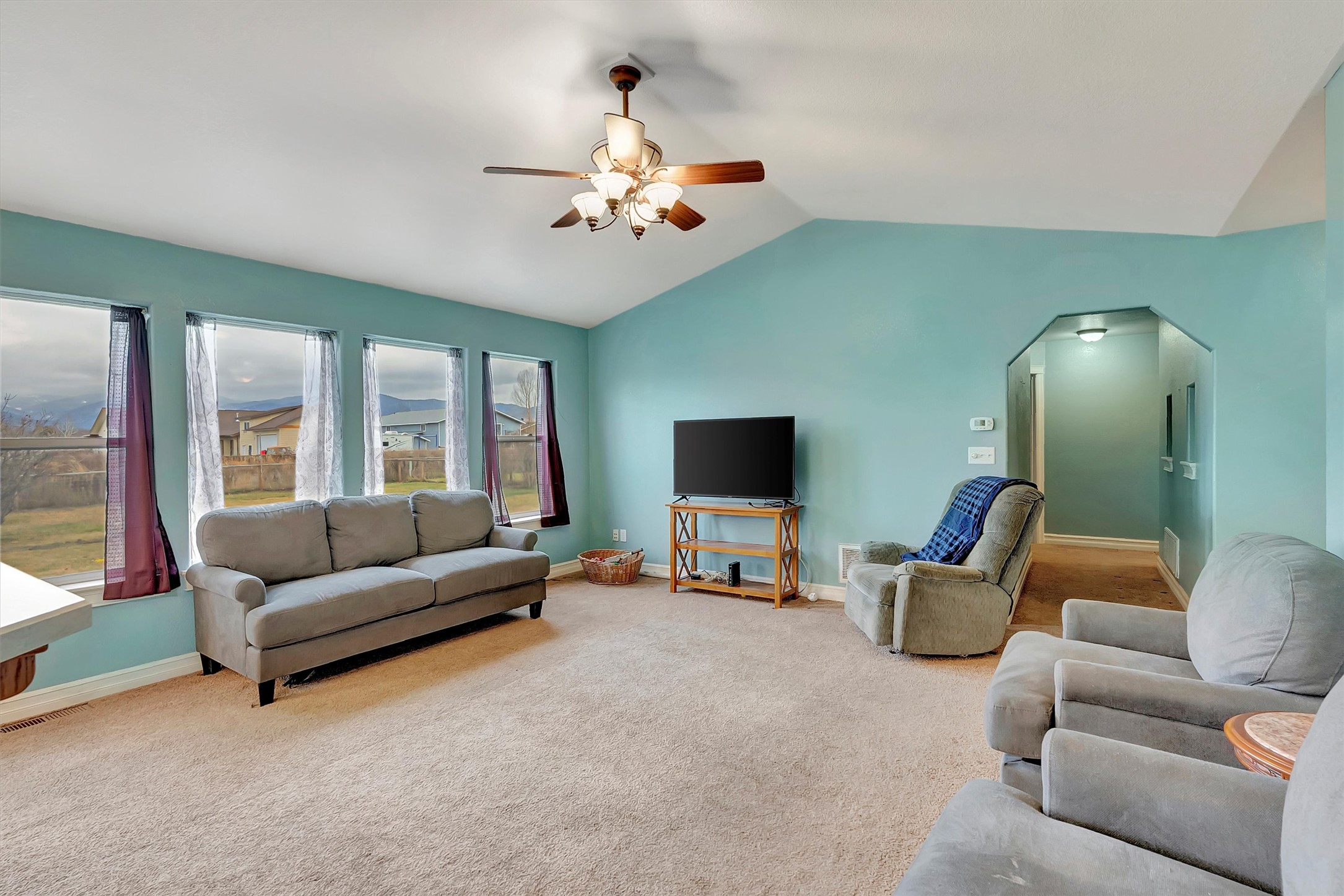 Corvallis, Montana 59828, United States, 3 Bedrooms Bedrooms, ,2 BathroomsBathrooms,Residential,Pending,27366