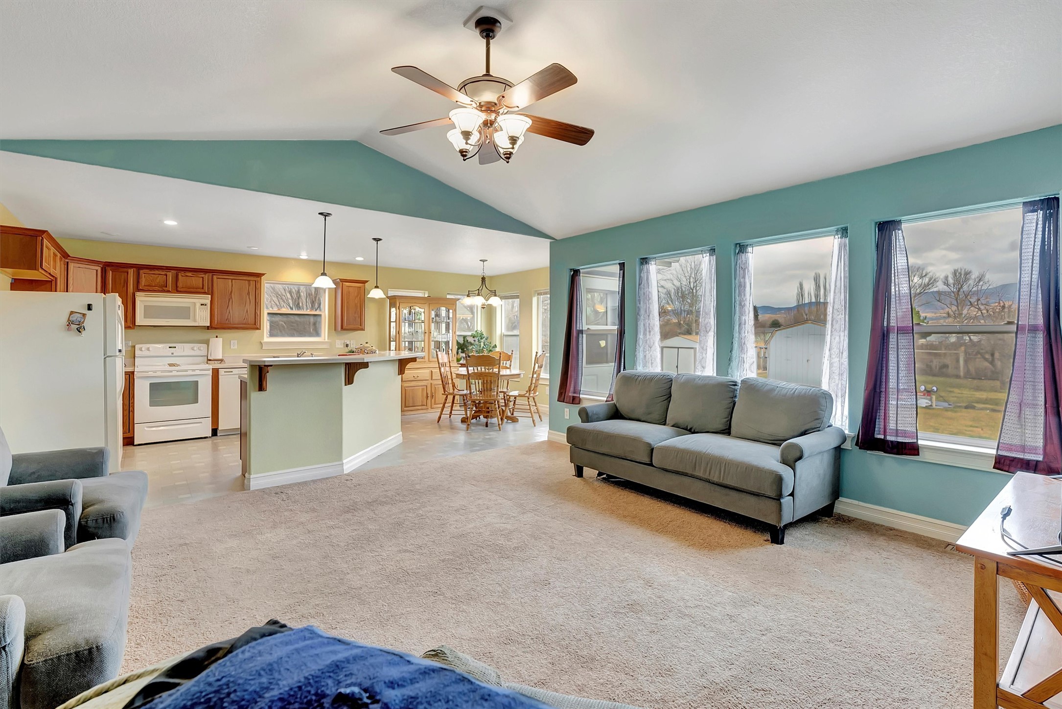 Corvallis, Montana 59828, United States, 3 Bedrooms Bedrooms, ,2 BathroomsBathrooms,Residential,Pending,27366