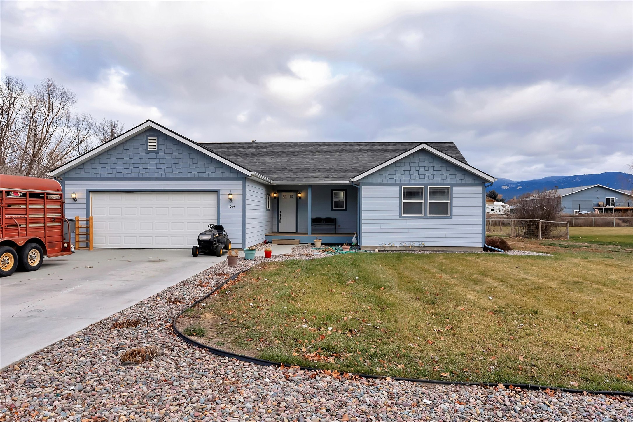 Corvallis, Montana 59828, United States, 3 Bedrooms Bedrooms, ,2 BathroomsBathrooms,Residential,Pending,27366
