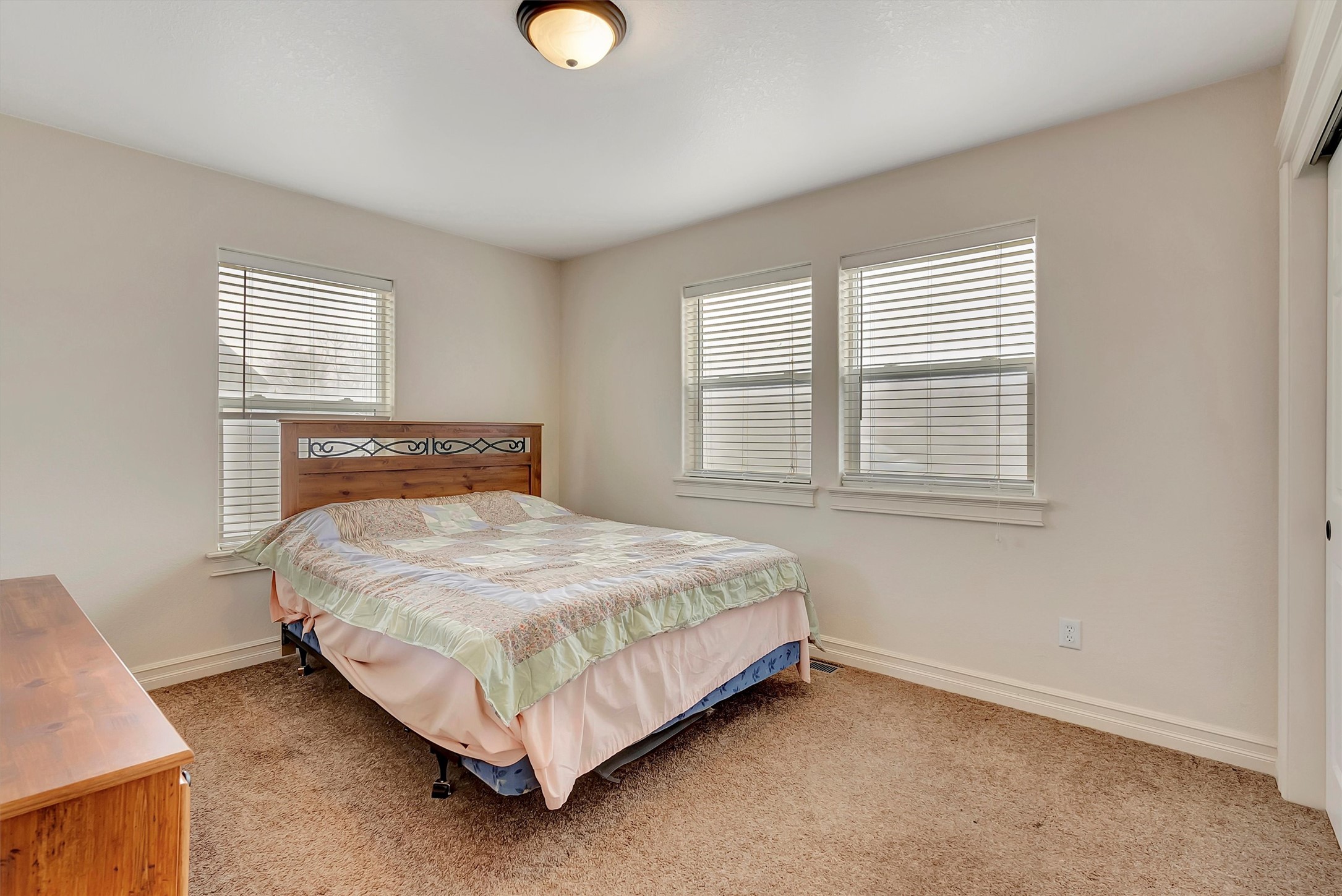 Corvallis, Montana 59828, United States, 3 Bedrooms Bedrooms, ,2 BathroomsBathrooms,Residential,Pending,27366