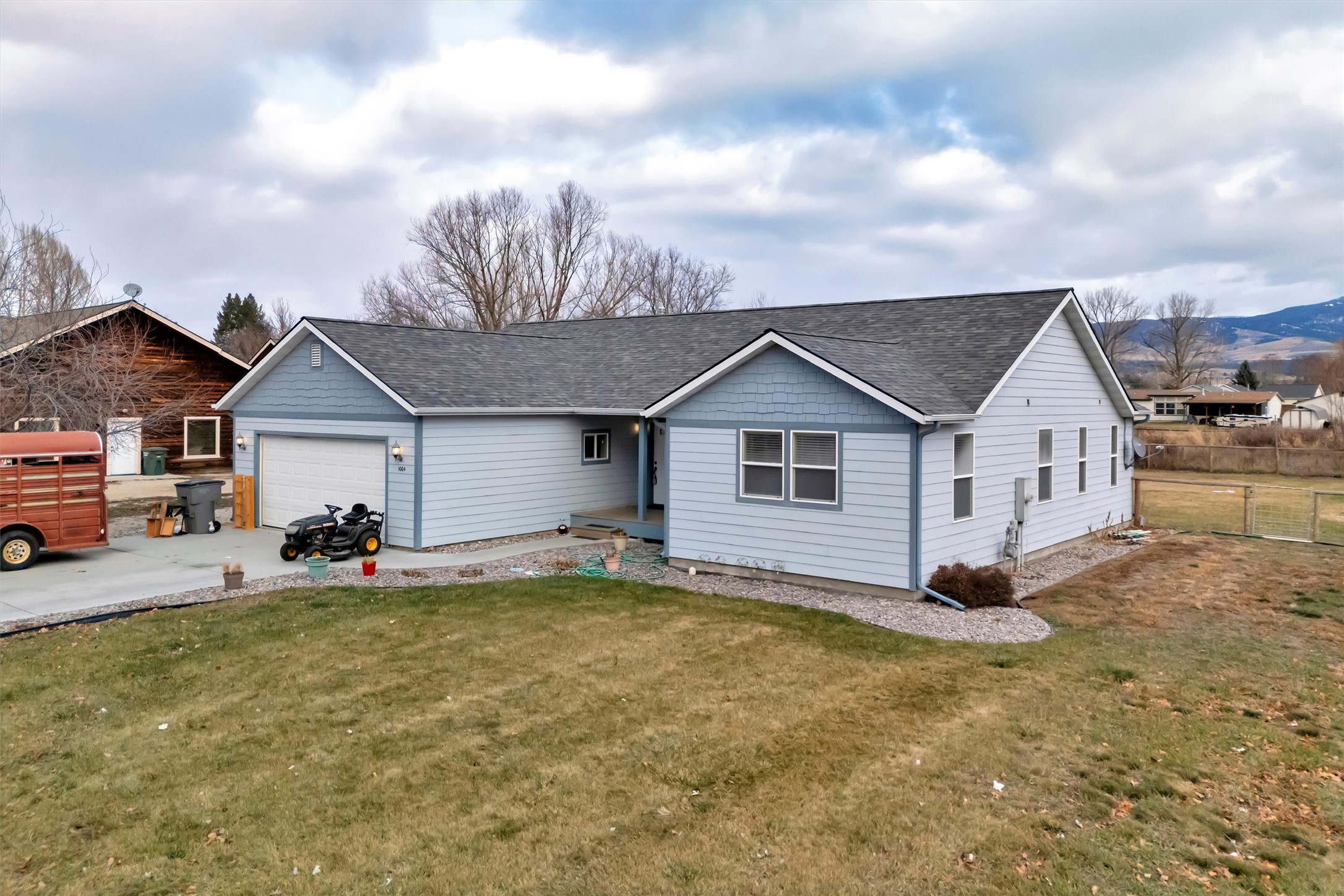 Corvallis, Montana 59828, United States, 3 Bedrooms Bedrooms, ,2 BathroomsBathrooms,Residential,Pending,27366