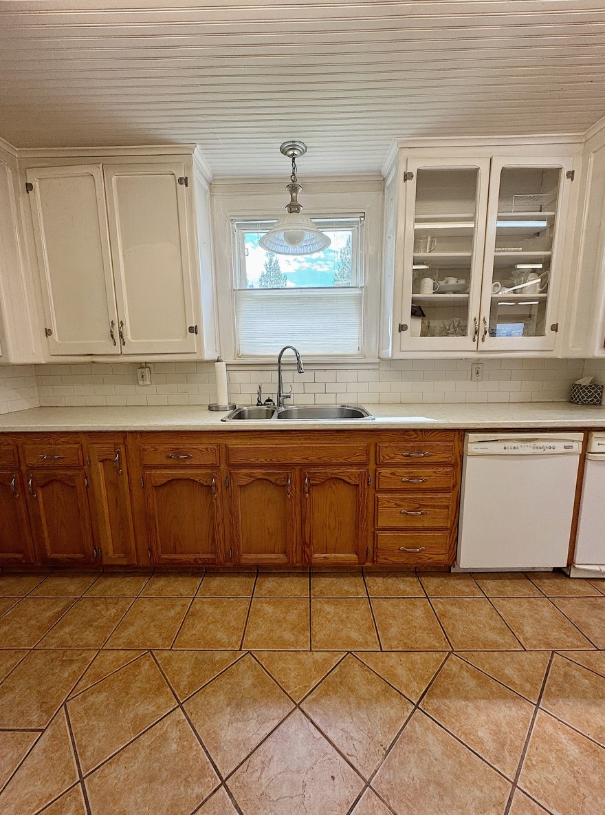 1306 W River Road