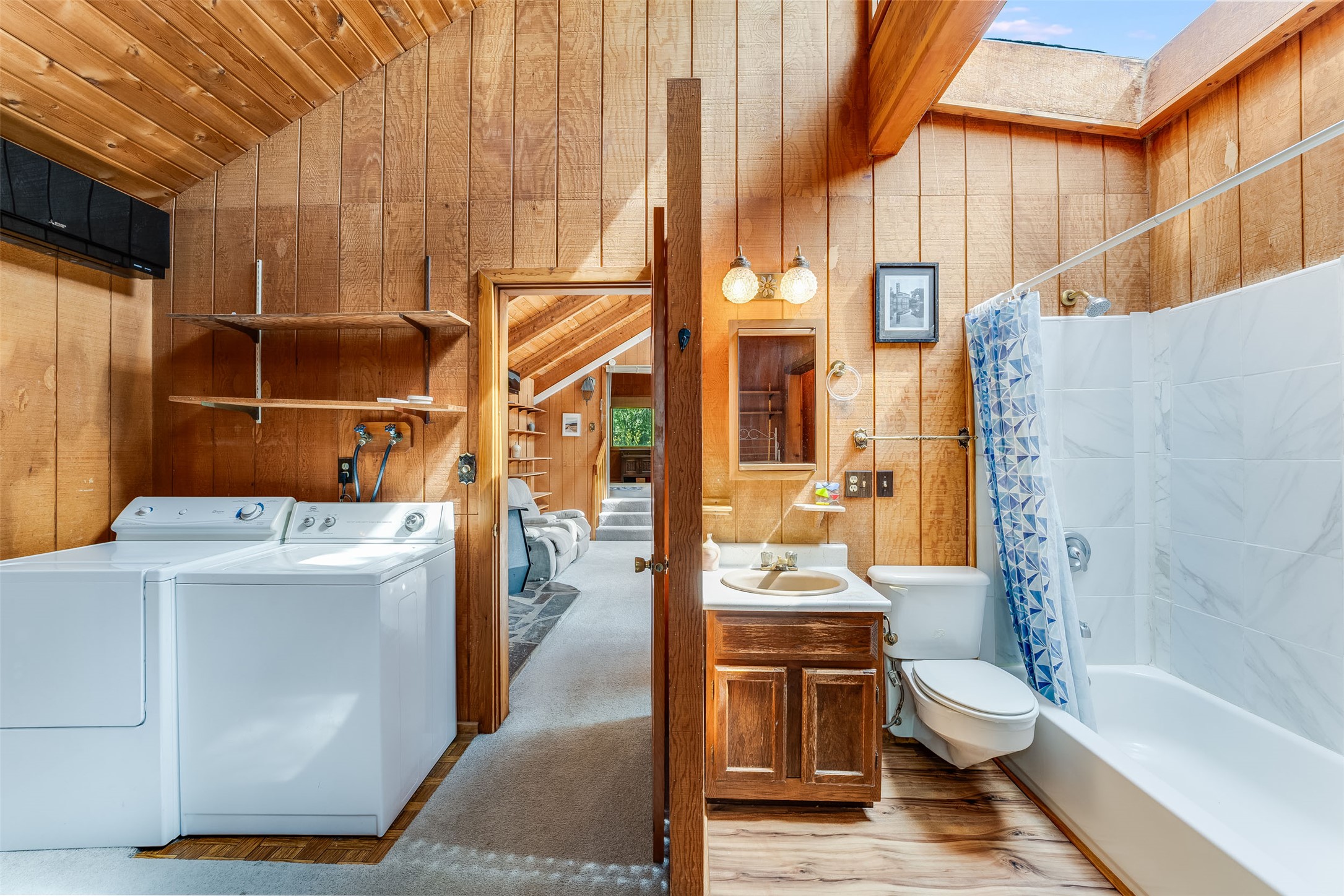 Bigfork, Montana 59911, United States, 3 Bedrooms Bedrooms, ,2 BathroomsBathrooms,Residential,Active,147207