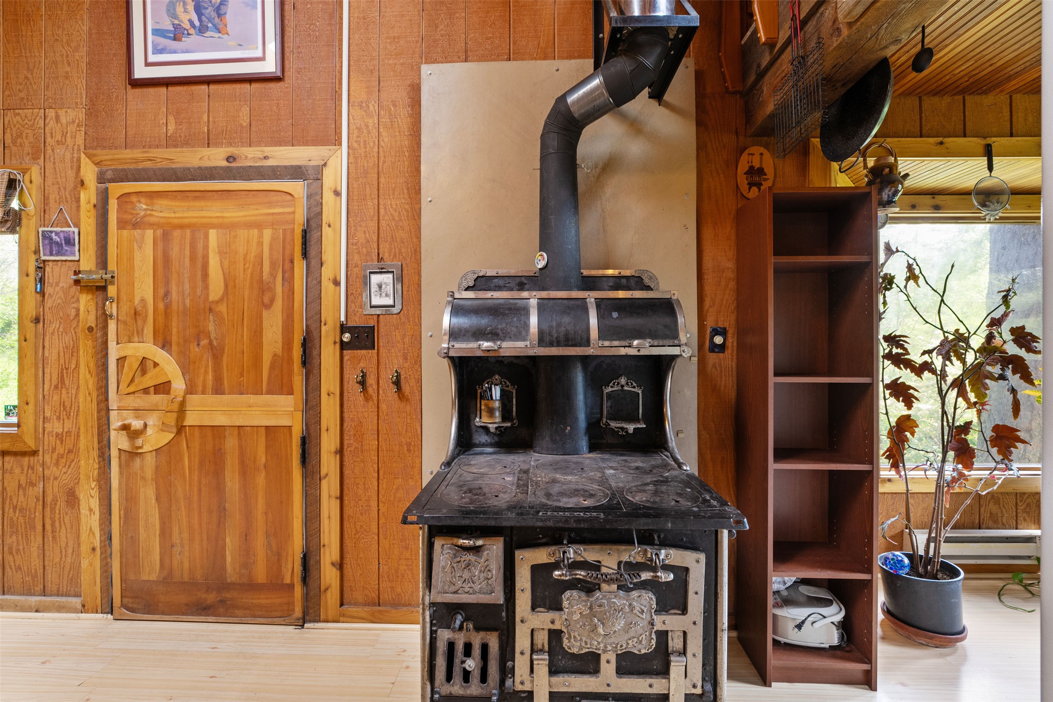 Bigfork, Montana 59911, United States, 3 Bedrooms Bedrooms, ,2 BathroomsBathrooms,Residential,Active,147207