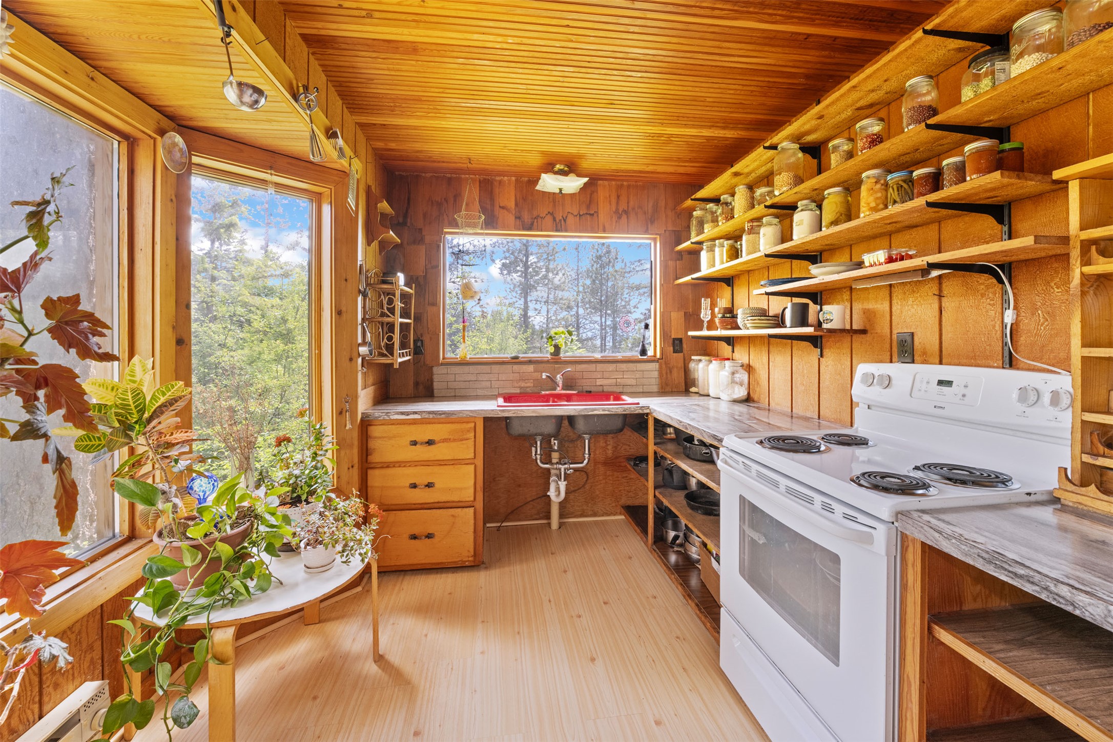 Bigfork, Montana 59911, United States, 3 Bedrooms Bedrooms, ,2 BathroomsBathrooms,Residential,Active,147207