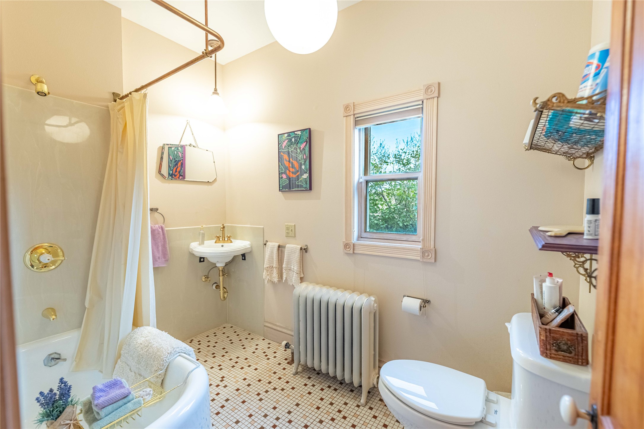 204 E Harrison Avenue