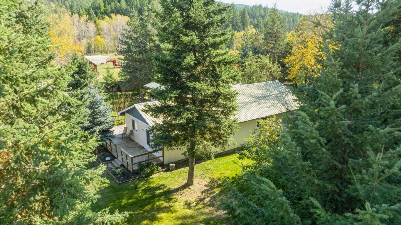1627 Foothill Road