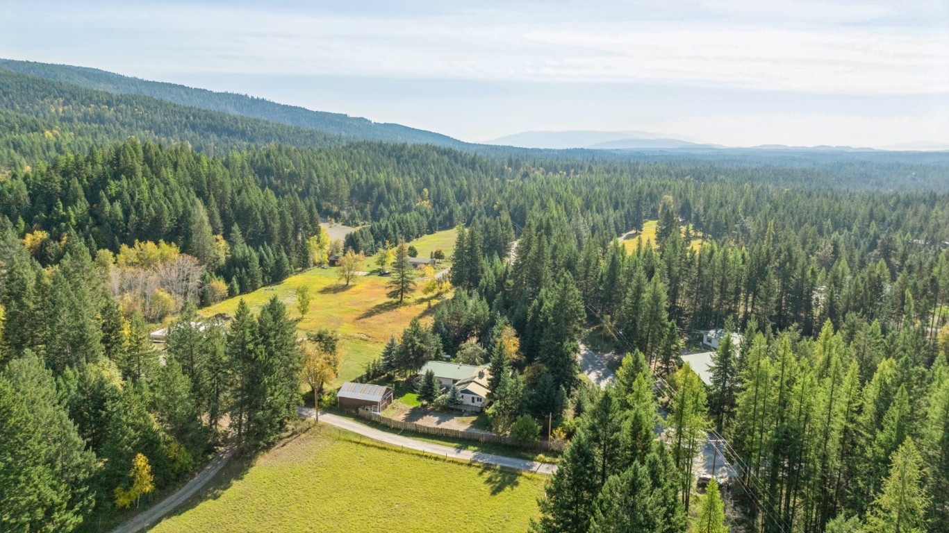 1627 Foothill Road
