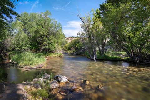 Tiny photo for 505 E Pennsylvania Street, Anaconda, MT 59711 (MLS # 30069653)