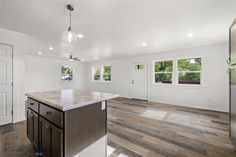 Tiny photo for 505 E Pennsylvania Street, Anaconda, MT 59711 (MLS # 30069653)