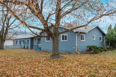 Photo of 229 Knowles Street, Missoula, MT 59801 (MLS # 30061312)