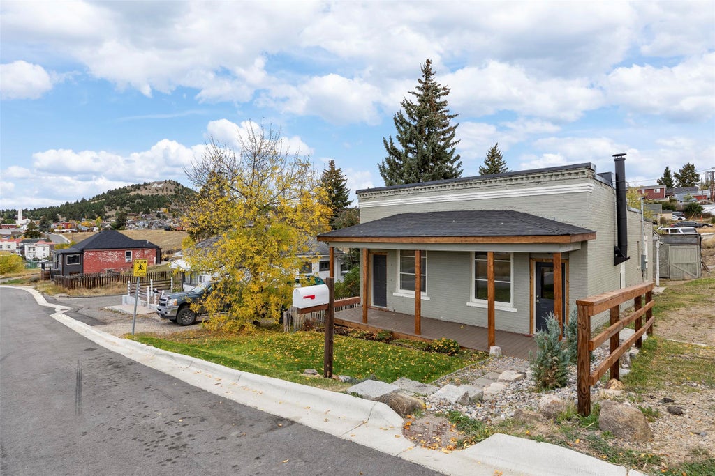 Photo of 521 W Copper Street, Butte, MT 59701 (MLS # 30079240)